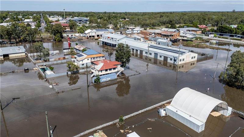 Hochwasser hat in Chinchilla im australischen Bundesstaat Queensland die Straßen überflutet.
