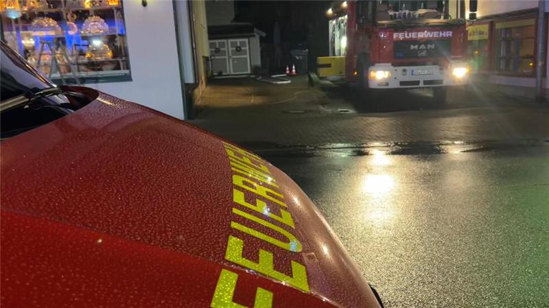 Hochwasser im Keller eines Wohn- und Geschäftshaus beschäftigt die Einsatzkräfte der Freiwilligen Feuerwehr Braunlage bis in den Donnerstagabend hinein.