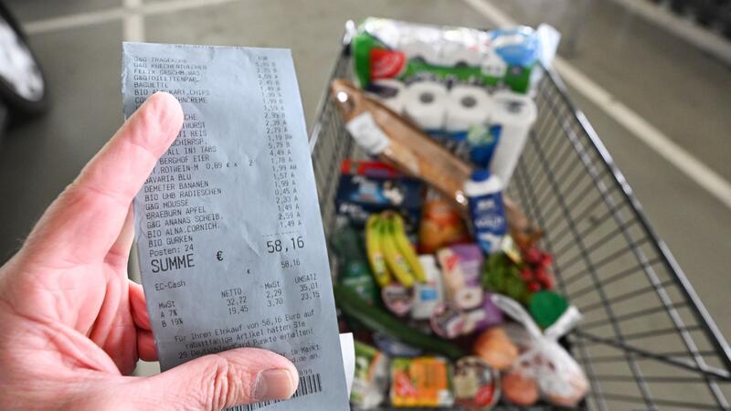 Inflation im Mai gestiegen - Dienstleistungen teurer Höhere Teuerungsraten schwächen die Kaufkraft von Verbrauchern. Das bremst den privaten Konsum, der eine wichtige Stütze der Konjunktur in Deutschland ist.