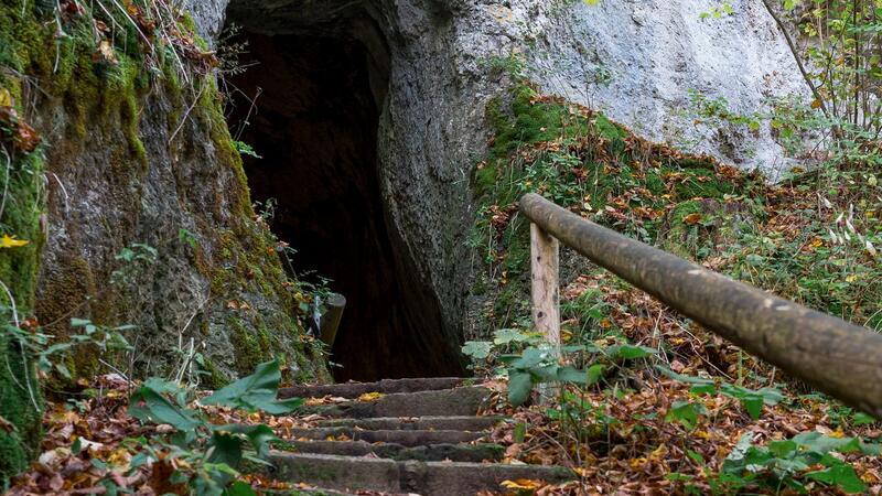 Höhlen sollten im Herbst und Winter nicht betreten werden, um Fledermäuse nicht zu stören. (Archivbild)