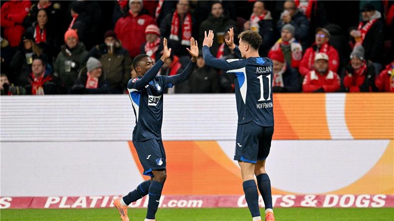 Hoffenheim bejubelt das frühe Führungstor.