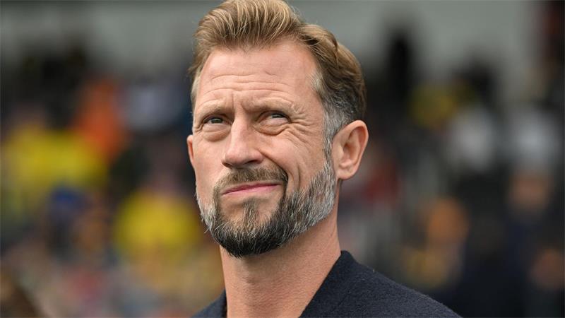 Hofft auf ein spannendes und friedliches Spiel: Eintracht-Trainer Lars Kornetka. (Archivbild)