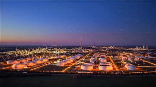 Hohe Kosten, geopolitische Risiken und politische Unsicherheiten belasten die Branche. (Archivbild) 