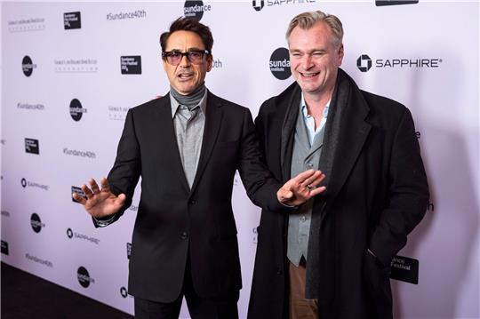 Sundance-Festival in Utah eröffnet - Hollywoodstars vor Ort Hollywood in Utah: Robert John Downey Jr. (l) und Christopher Nolan.