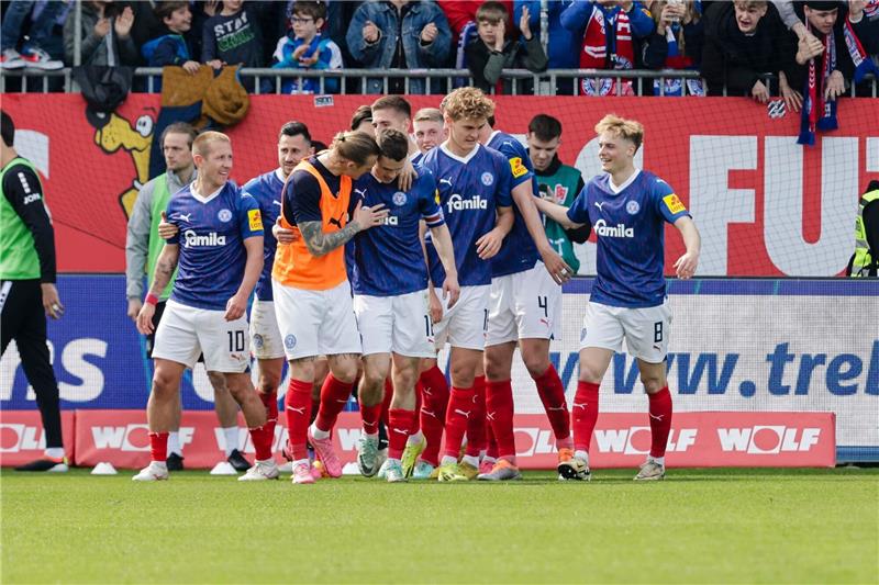 Kiel bleibt auf Aufstiegskurs - Fortuna gewinnt auch Holstein Kiel ist klar auf Kurs in Richtung Bundesliga.