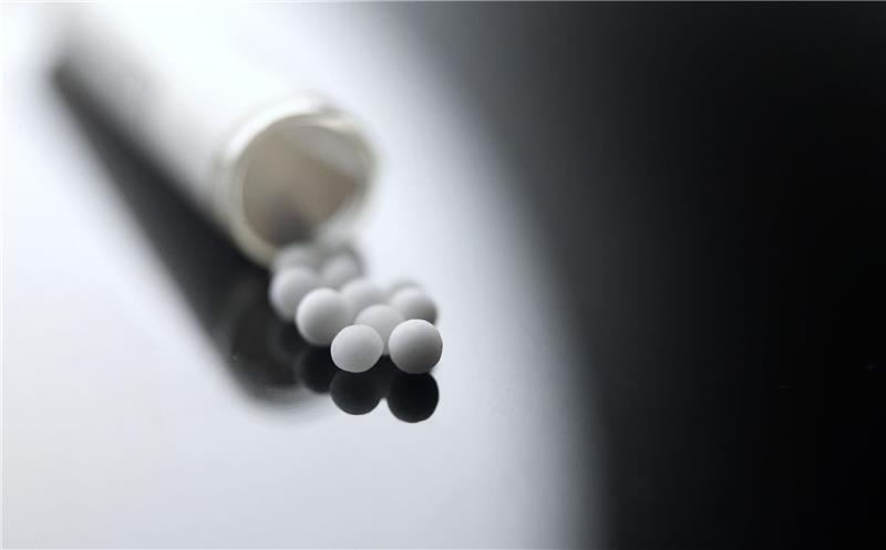 Lauterbach erwägt Aus von Homöopathie als Kassenleistung Homöopathische Globuli.