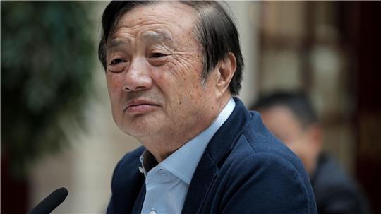 Huawei liegt laut Gründer Ren Zhengfei bei Chips noch eine Generation hinter den USA zurück. (Archivbild). 