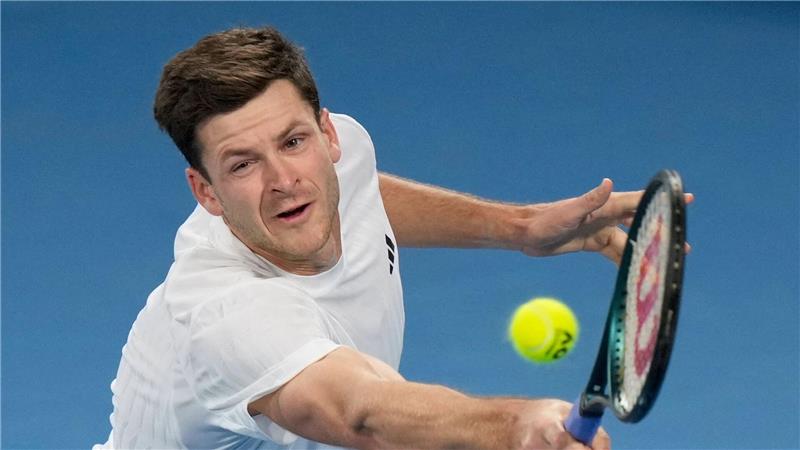 Klare Niederlage gegen Polen: Zverev und Co. droht das Aus Hubert Hurkacz gewinnt gegen die deutsche Nummer eins.