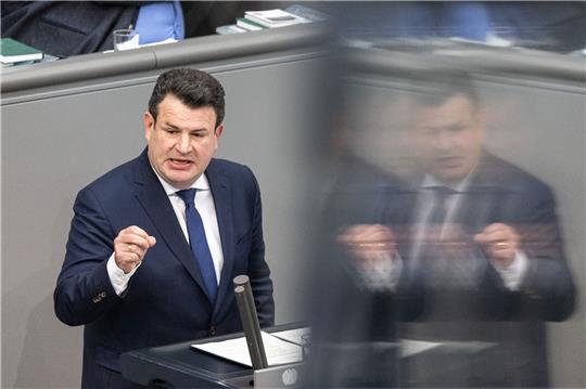 Hubertus Heil (SPD) will mehr Geld für das Bürgergeld ausgeben.