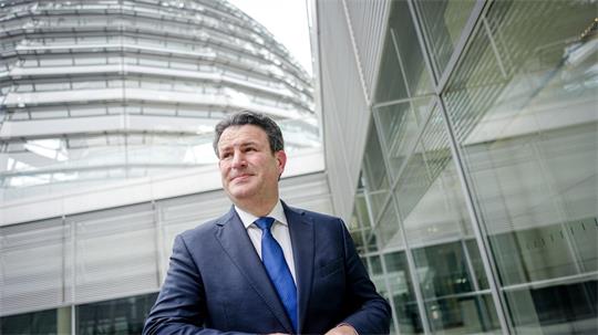 Hubertus Heil, heute einfacherer Abgeordneter im Bundestag, denkt über eine Kandidatur für den Vorsitz seiner Partei nach. (Archivbild) 