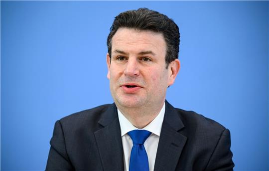 Hubertus Heil will Aufträge des Bundes nur noch an Unternehmen vergeben, die sich an Tarifverträge halten.