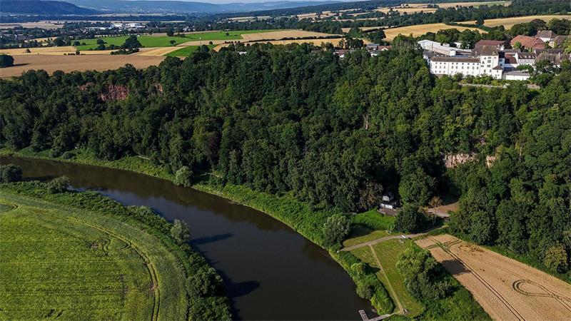Ferien in Niedersachsen: Ausflugsziele abseits der Klassiker Hügel und der sich schlängelnde Lauf der Weser prägen das Weserbergland. (Archivbild)