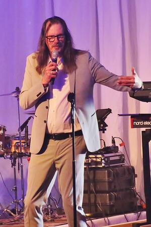 Humoristisch und lebhaft führte Marco Laufenberg durchs Programm.