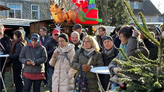 Hunderte Besuchern kommen 2024 zur Eröffnung der Weihnachtsschicht, die auch 2025 wieder stattfinden soll.