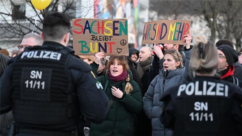Marx, Munch und viele Macher: Chemnitz ist Kulturhauptstadt Hunderte Menschen haben in Chemnitz gegen Rechtsextremismus demonstriert.