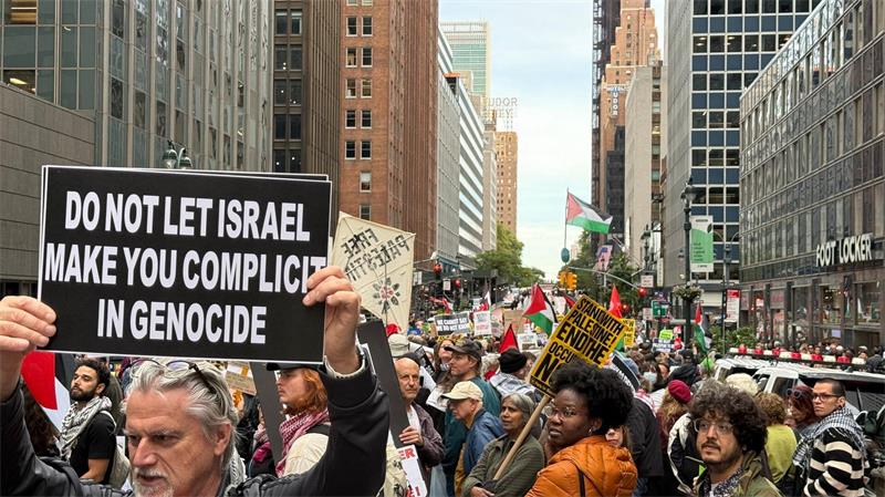 Konfrontiert mit Protest: Netanjahu verteidigt Kriege bei UN Hunderte Protestieren in New York.