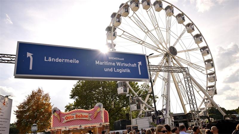 Hunderttausende Menschen feiern ausgelassen in Bremen. 