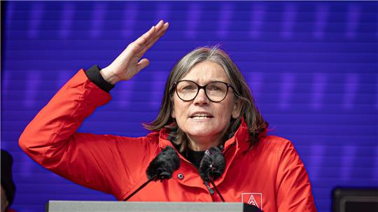 IG-Metall-Chefin Benner verlangt von den Betrieben Investitionen. (Archivbild)