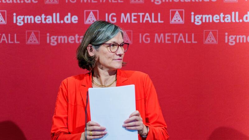 IG Metall will Lohnplus von 7 Prozent IG-Metall-Chefin Christiane Benner informiert über die Forderungsempfehlung für die anstehende Tarifrunde.