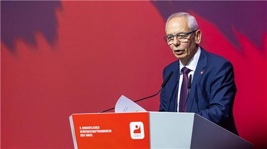 IGBCE-Chef Michael Vassiliadis wurde auf dem Gewerkschaftskongress mit großer Mehrheit im Amt bestätigt. (Archivbild)