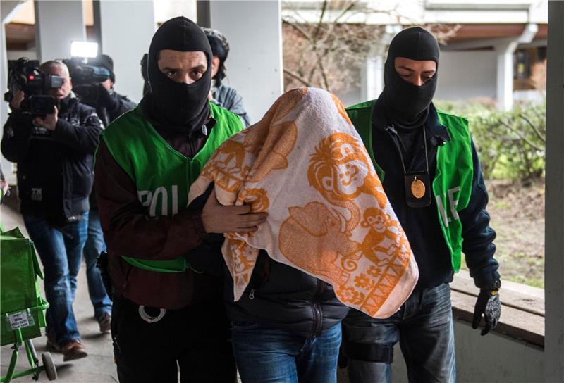 IS-Aktivisten sind immer noch aktiv; in Berlin und anderen Bundesländern finden nach wie vor Razzien statt. Archivfoto: Getty