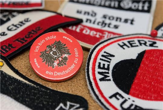 «Ich bin Stolz ein Deutscher zu sein»: Bürger sind immer weniger bereit, gegen Rechts Gesicht zu zeigen.