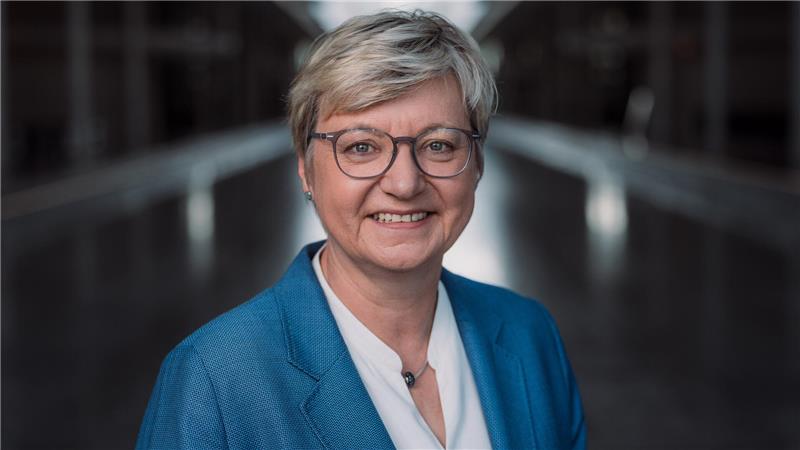 Frauke Heiligenstadt (SPD): „Ich bin schockiert“ „Ich bin schockiert“, sagt die SPD-Bundestagsabgeordnete Frauke Heiligenstadt nach der Niederlage des Kanzlerkandidaten Friedrich Merz (CDU) im ersten Wahlgang.