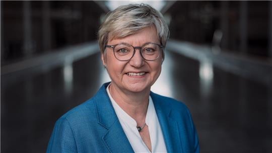 „Ich bin schockiert“, sagt die SPD-Bundestagsabgeordnete Frauke Heiligenstadt nach der Niederlage des Kanzlerkandidaten Friedrich Merz (CDU) im ersten Wahlgang.