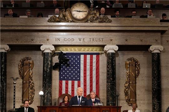 «Ich habe für das Amt des Präsidenten kandidiert, um die Dinge grundlegend zu verändern, um sicherzustellen, dass die Wirtschaft für alle funktioniert», sagt Biden. Hier bei der Rede zur Lage der Nation im US-Kapitol.