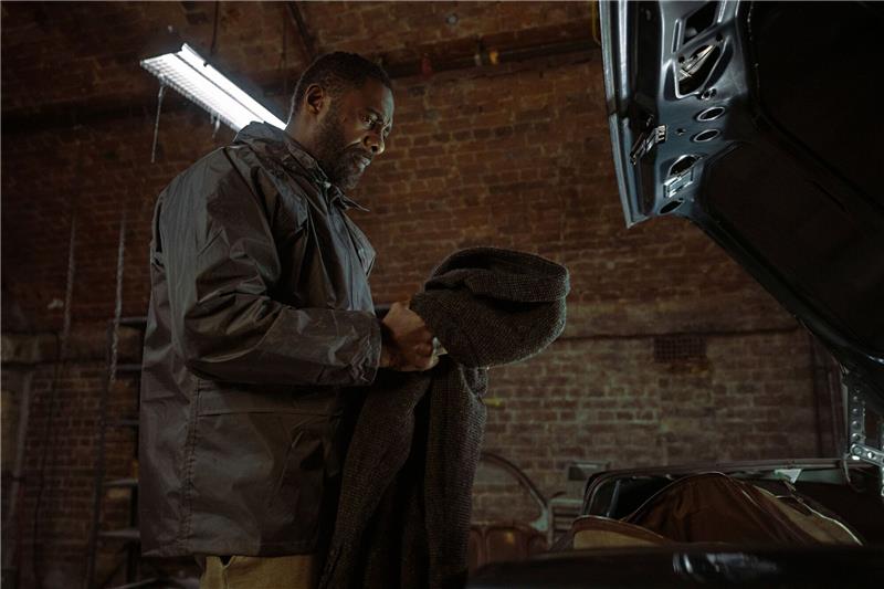 Idris Elba achtet auf die Sicherheit seiner Online-Konten Idris Elba als John Luther in "Luther: The Fallen Sun", der ab dem 10. März bei Netflix abrufbar ist.