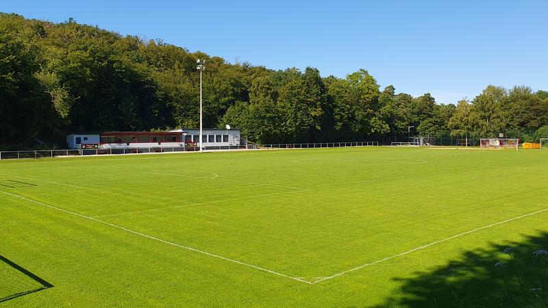 FC Groß Döhren gönnt sich Generalsanierung Idyllisch: So präsentiert sich der Hauptplatz des FC Groß Döhren, nachdem er auf Vordermann gebracht worden ist. Foto: Privat