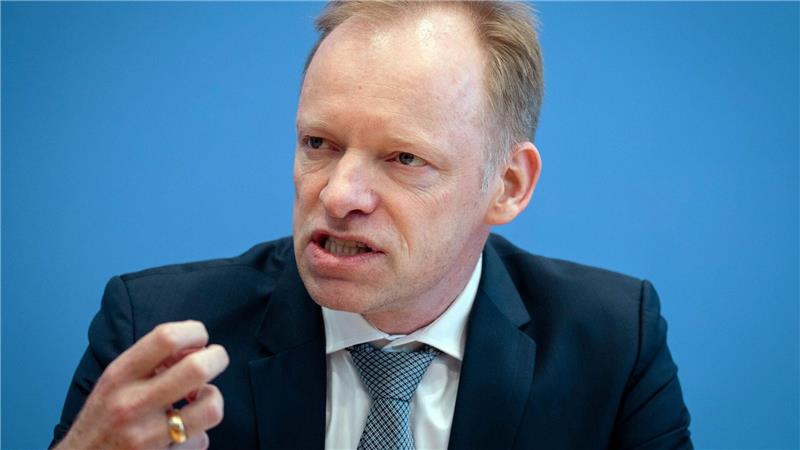 Ifo-Chef: Weltwirtschaftskrise nicht auszuschließen Ifo-Präsident Clemens Fuest: „Wenn das alles kippt, hätte das unkalkulierbare Folgen.“