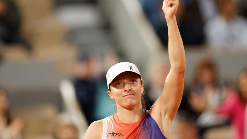 Swiatek kritisiert Zwischenrufe bei French Open Iga Swiatek lieferte sich mit Naomi Osaka ein Duell auf Augenhöhe (Archivbild).