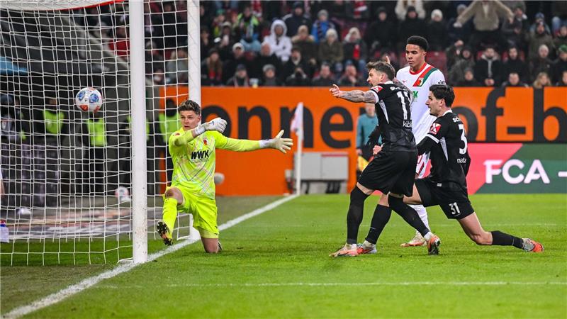 Igor Matanović steht für die Freiburger goldrichtig.