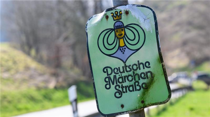 Ihren 50. Geburtstag feiert jetzt die Deutsche Märchenstraße, die vom hessischen Main bis nach Bremen führt und über 60 Städte und Gemeinden mit besonderem Bezug zu Märchen, Sagen und Legenden verbindet. (Foto Produktion)