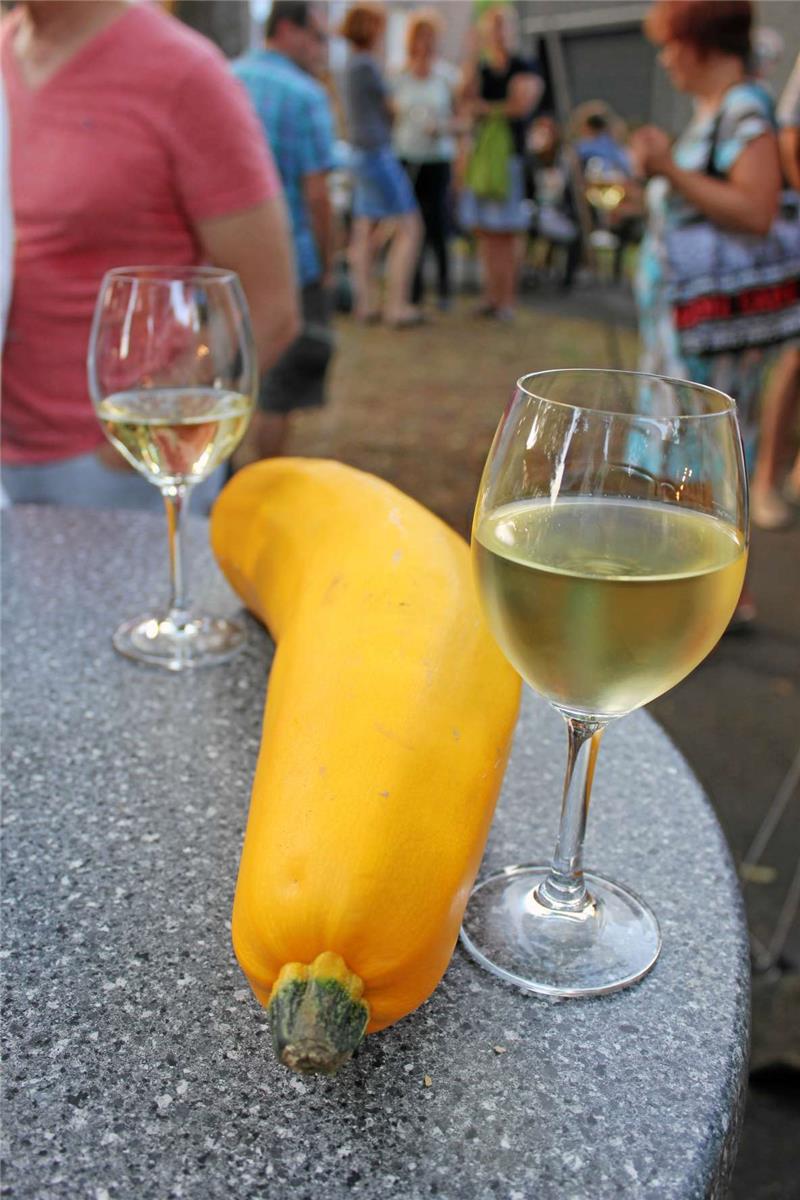 Im Angebot: die Super-Zucchini.