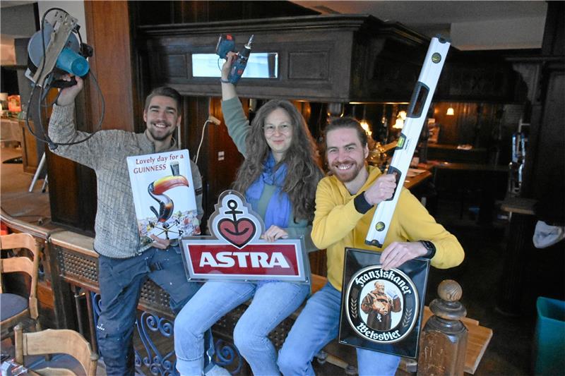 Goslarer Kultkneipe „Kö“ ist dicht Im April 2022 öffnet das „Kö“ unter der Leitung von Christopher Ernst, Hanna Ziervogel und Michael Helmbrecht (v. l.) nach der Corona-Pause wieder. Archivfoto: Kempfer