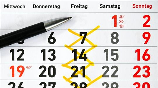Im Arbeitszeitmodell der Vier-Tage-Woche könnte der Freitag als Arbeitstag wegfallen. (Symbolbild)