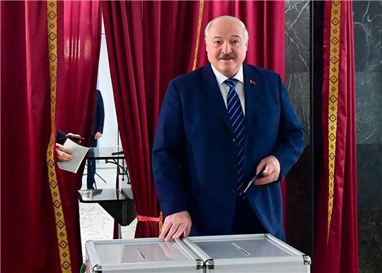 Im August 2020 hatte sich Alexander Lukaschenko, der seit 1994 im Amt ist, erneut zum Sieger der Präsidentenwahl erklären lassen.
