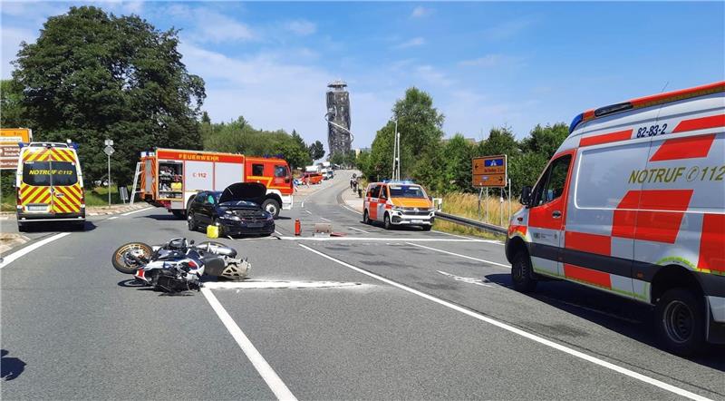 Im August rücken die Einsatzkräfte zu einem Motorradunfall in Torfhaus aus.