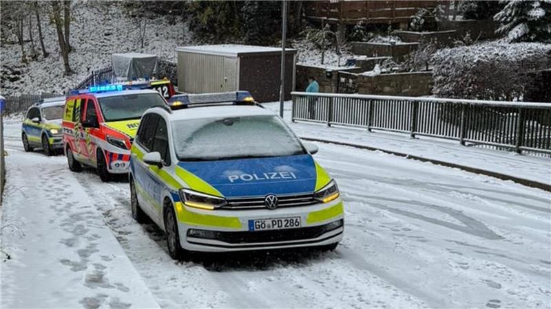Führten Sommerreifen zu schwerem Unfall in St. Andreasberg? Im Bereich der Grundstraße in St. Andreasberg herrscht am Sonntagvormittag Schneeglätte.