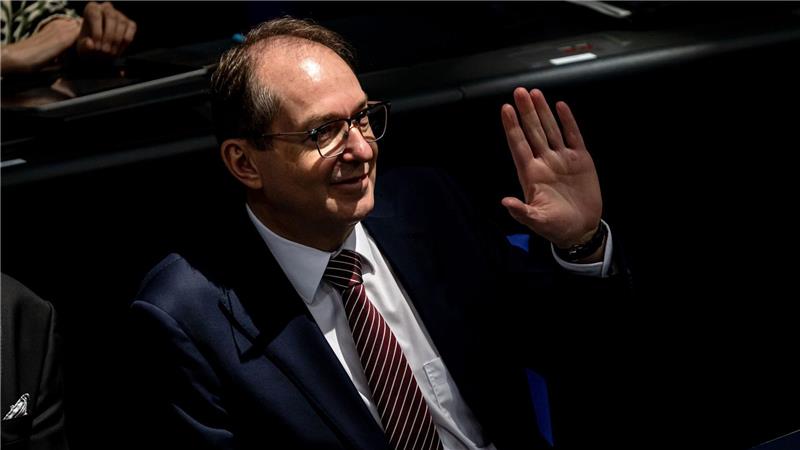Im Bundestag warb Bundesinnenminister Alexander Dobrindt (CSU) am Donnerstag um Zustimmung zum neuen Bundespolizeigesetz. (Archivfoto)