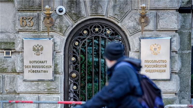 Cyberangriff legt Bahn-Buchung lahm – noch keine Entwarnung Im Dezember bestellte die Bundesregierung wegen des Verdachts auf russische Cyberangriffe den Botschafter des Landes ein. (Archivbild)