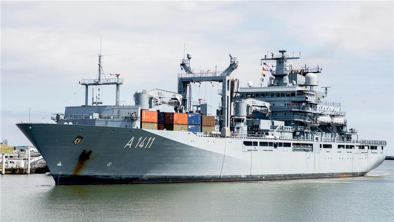 Im Dezember wird die Besatzung des Einsatzgruppenversorgers „Berlin“ zurück in Wilhelmshaven erwartet. (Archivbild) 