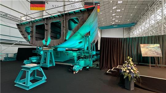 Im Februar ist bereits das erste von drei neuen Flottendienstbooten in Wolgast auf Kiel gelegt worden. (Archivbild)