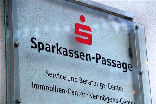 Im Finanzausschuss wird über die Verteilung der Sparkassengewinne diskutiert. Foto: Roß