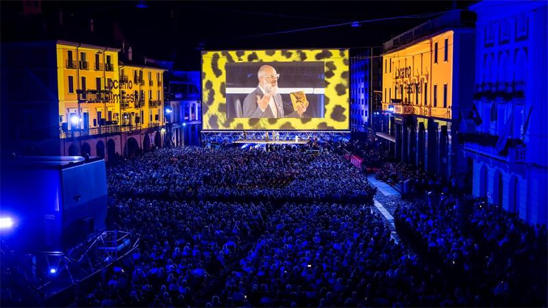 Im Freiluftkino des Filmfestivals von Locarno finden bis zu 9.000 Zuschauerinnen und Zuschauer Platz.