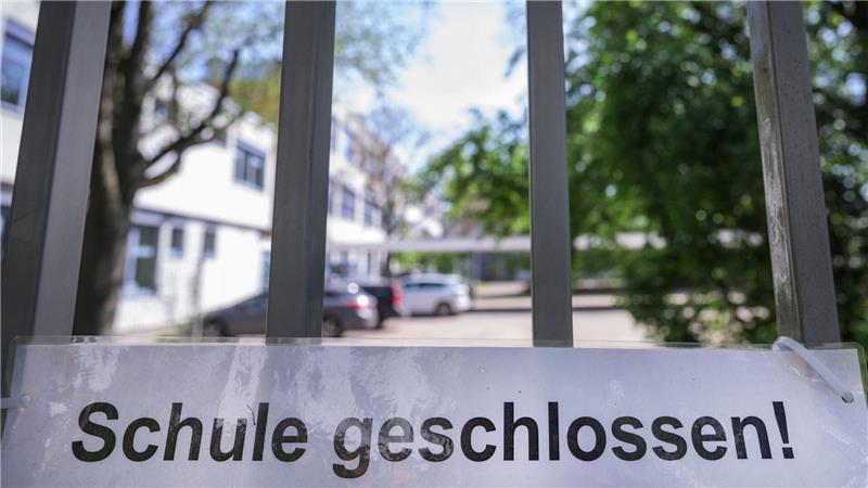 Warum es mit den Leistungen in der Schule bergab geht Im Frühjahr 2020 wurden erstmals Schulenschließungen zur Eindämmung der Corona-Pandemie angeordnet.