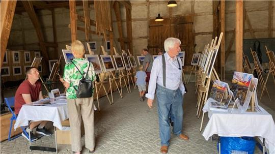 Im Gestüt werden sich gleich mehrere Kunstschaffende präsentieren, unter anderem, wie hier im vergangenen Jahr, der Fotograf Martin Wurzbacher.
