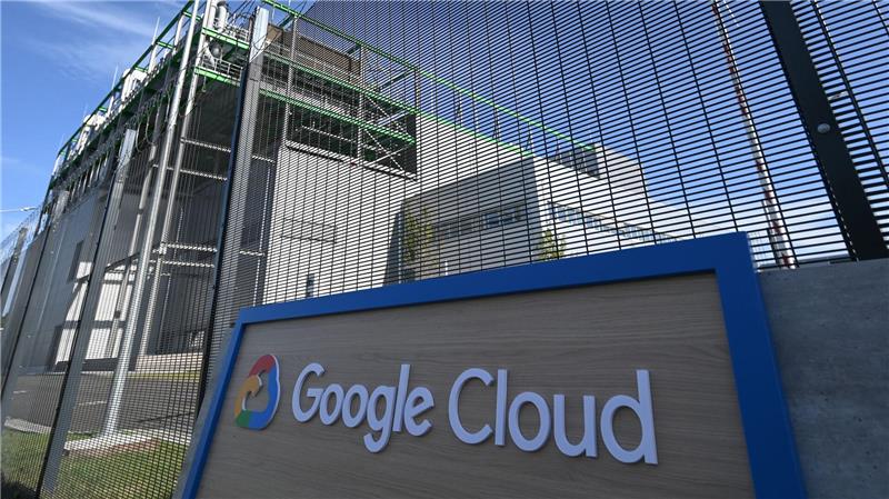 Google baut kein eigenes Rechenzentrum in Berlin-Brandenburg Im Großraum Frankfurt boomt der Bau von Rechenzentren, auch weil sich in der Nähe der große Internetknoten DE-CIX befindet. (Archivbild)